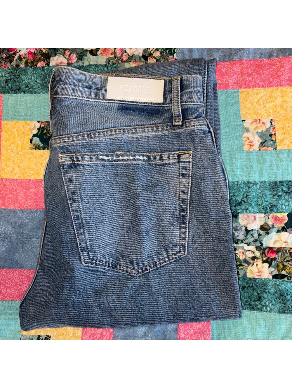 RE/DONE $275 90s High Rise Loose Classic Woman’s 29 Jeans in Light Blue Denim - Picture 5 of 9